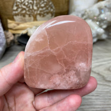 Bild in Galerie-Viewer laden, Rose Calcite Freeform #05