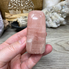 Bild in Galerie-Viewer laden, Rose Calcite Freeform #05