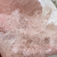 Bild in Galerie-Viewer laden, Rose Calcite Freeform #05