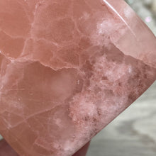 Bild in Galerie-Viewer laden, Rose Calcite Freeform #05