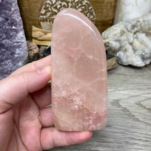 Bild in Galerie-Viewer laden, Rose Calcite Freeform #06
