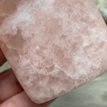 Bild in Galerie-Viewer laden, Rose Calcite Freeform #06