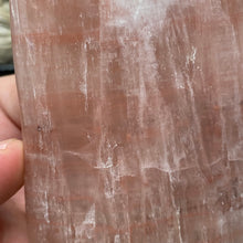 Bild in Galerie-Viewer laden, Rose Calcite Freeform #10