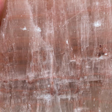 Bild in Galerie-Viewer laden, Rose Calcite Freeform #10