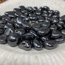 Bild in Galerie-Viewer laden, Hematite Tumbles