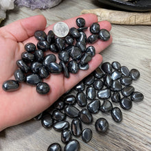 Bild in Galerie-Viewer laden, Hematite Tumbles