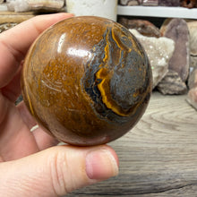 Bild in Galerie-Viewer laden, Tiger Iron 65mm Sphere #03