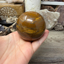 Bild in Galerie-Viewer laden, Tiger Iron 65mm Sphere #04