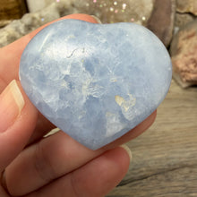 将图像加载到图库查看器中,Blue Calcite Small Heart Palm Stone Set #01