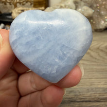 将图像加载到图库查看器中,Blue Calcite Small Heart Palm Stone Set #02