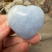 将图像加载到图库查看器中,Blue Calcite Small Heart Palm Stone Set #05