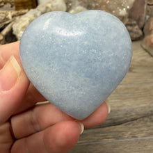 将图像加载到图库查看器中,Blue Calcite Small Heart Palm Stone Set #05