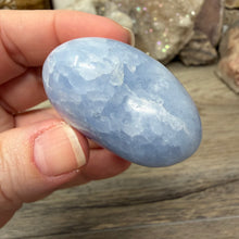Carica l'immagine nel visualizzatore di Gallery, Blue Calcite Small Heart Palm Stone Set #08