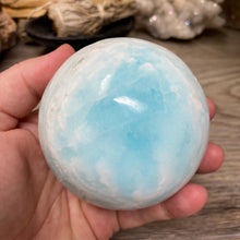 Bild in Galerie-Viewer laden, Blue Aragonite 73mm Sphere #04