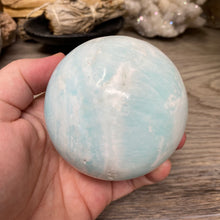 Bild in Galerie-Viewer laden, Blue Aragonite 73mm Sphere #04