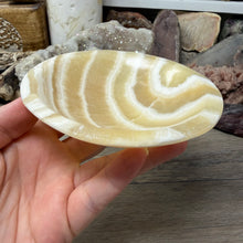 将图像加载到图库查看器中,Onyx Banded Morocco 4.5" Bowl #02