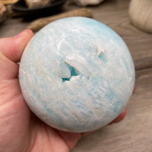 Bild in Galerie-Viewer laden, Blue Aragonite 78mm Sphere #06