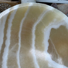 Bild in Galerie-Viewer laden, Onyx Banded Morocco 4.5" Bowl #04