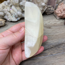 将图像加载到图库查看器中,Lemon Calcite Moon #07