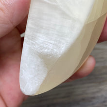 将图像加载到图库查看器中,Lemon Calcite Moon #07