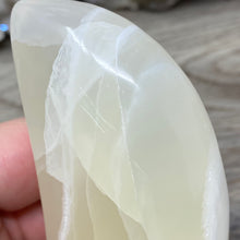 将图像加载到图库查看器中,Lemon Calcite Moon #07
