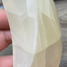 将图像加载到图库查看器中,Lemon Calcite Moon #07
