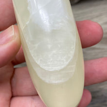 将图像加载到图库查看器中,Lemon Calcite Moon #07