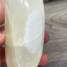 将图像加载到图库查看器中,Lemon Calcite Moon #07