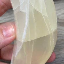 将图像加载到图库查看器中,Lemon Calcite Moon #07