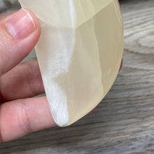 将图像加载到图库查看器中,Lemon Calcite Moon #07