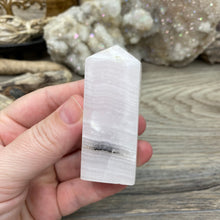 Bild in Galerie-Viewer laden, Pink Calcite / Mangano Tower #01
