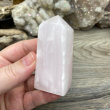 Bild in Galerie-Viewer laden, Pink Calcite / Mangano Tower #02