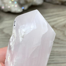 Bild in Galerie-Viewer laden, Pink Calcite / Mangano Tower #02