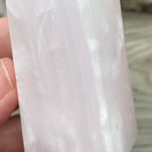 Bild in Galerie-Viewer laden, Pink Calcite / Mangano Tower #02