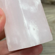 Bild in Galerie-Viewer laden, Pink Calcite / Mangano Tower #02