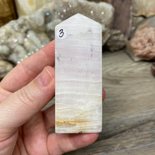 Bild in Galerie-Viewer laden, Pink Calcite / Mangano Tower #03
