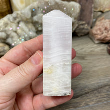 Bild in Galerie-Viewer laden, Pink Calcite / Mangano Tower #03