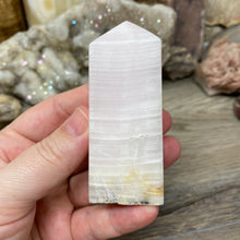 Bild in Galerie-Viewer laden, Pink Calcite / Mangano Tower #03