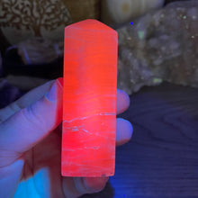 Bild in Galerie-Viewer laden, Pink Calcite / Mangano Tower #03