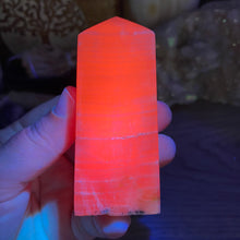 Bild in Galerie-Viewer laden, Pink Calcite / Mangano Tower #03
