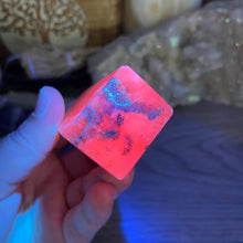 Bild in Galerie-Viewer laden, Pink Calcite / Mangano Tower #03