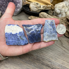 Bild in Galerie-Viewer laden, Sodalite Small Rough Slabs Set #08