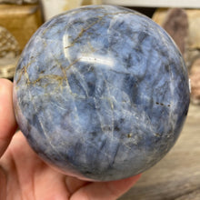 Bild in Galerie-Viewer laden, Dumortierite "Blue Quartz" Large Sphere #05 - 3.54" / 90mm