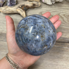 Bild in Galerie-Viewer laden, Dumortierite "Blue Quartz" Large Sphere #05 - 3.54" / 90mm