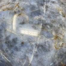 Bild in Galerie-Viewer laden, Dumortierite "Blue Quartz" Large Sphere #05 - 3.54" / 90mm