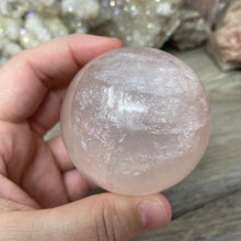Bild in Galerie-Viewer laden, Rose Quartz Sphere #01 - 2.42" / 61mm