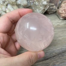 Bild in Galerie-Viewer laden, Rose Quartz Sphere #01 - 2.42" / 61mm