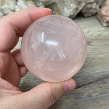 Bild in Galerie-Viewer laden, Rose Quartz Sphere #01 - 2.42" / 61mm