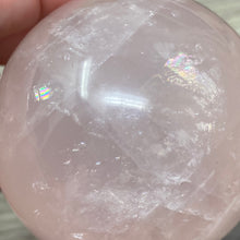 Bild in Galerie-Viewer laden, Rose Quartz Sphere #01 - 2.42" / 61mm