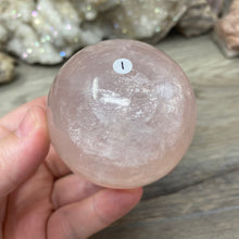 Bild in Galerie-Viewer laden, Rose Quartz Sphere #01 - 2.42" / 61mm